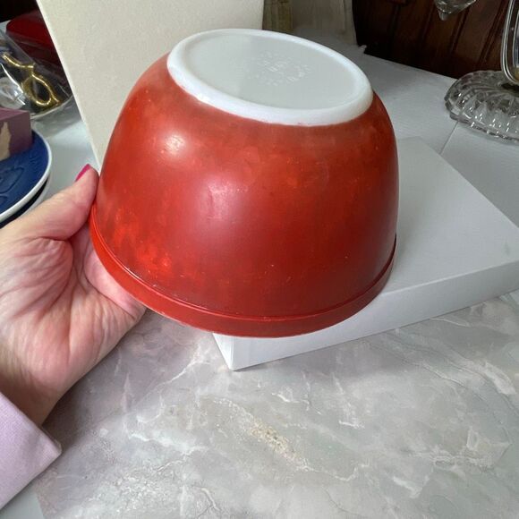 VTG Pyrex #402 2.5 Qt size Primary Colors line. - Picture 3 of 7